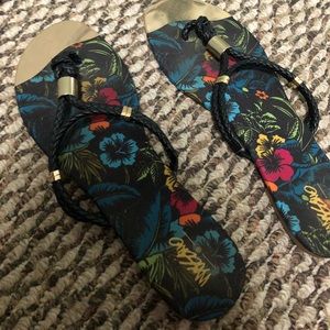 Mossimo black and gold sandals